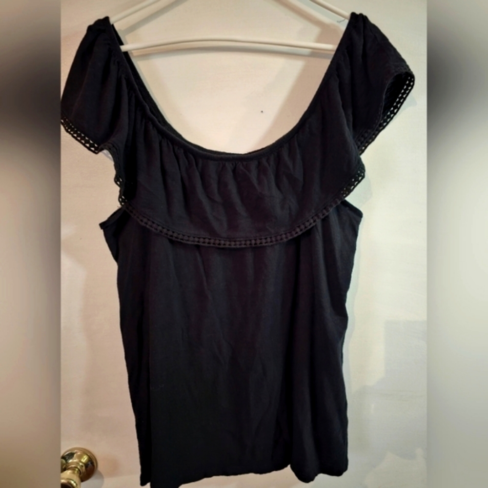 🖤Black off the shoulder top